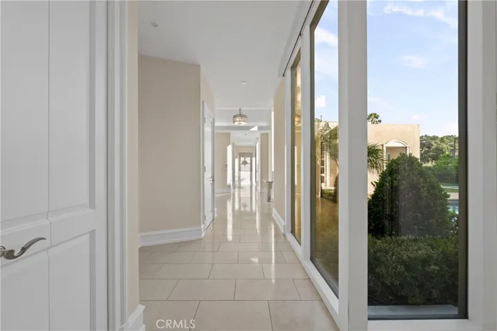 1049 Oak Grove, San Marino, California 91108