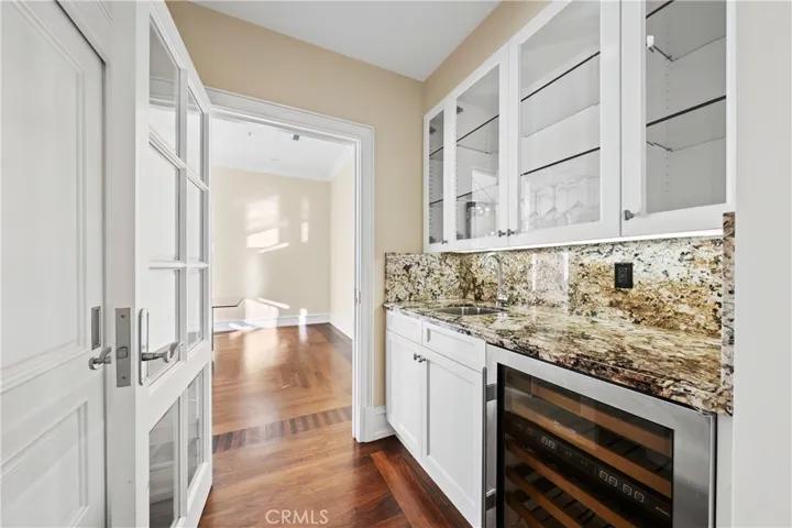 1049 Oak Grove, San Marino, California 91108