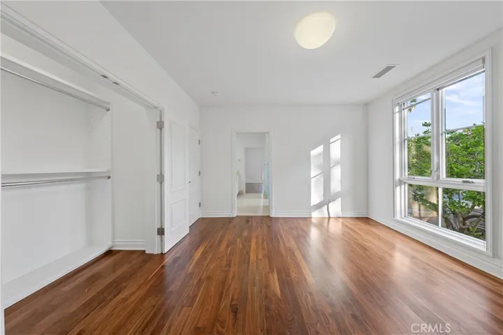 1049 Oak Grove, San Marino, California 91108