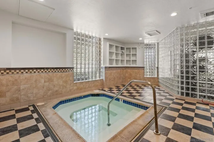 1465 C St 3304, San Diego, California 92101