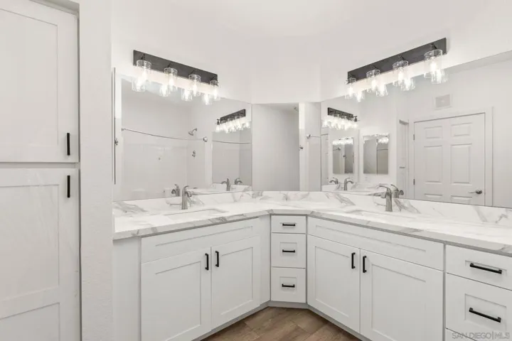 1465 C St 3304, San Diego, California 92101