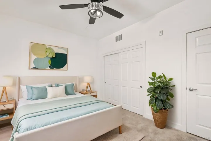 https://zimg.paragon.ice.com/ParagonImages/Property/PA/SDMLS/-530848/23/533/400/56e6b813a651c31092c9107c464febb8/3/e0030eaec27440782871c008c5d65d6e/-530848-b9c4785a-bdeb-48b5-8778-ea322bf91b9c.JPG