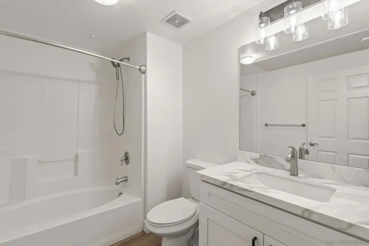 1465 C St 3304, San Diego, California 92101