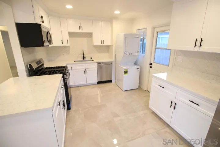 4915 Coconino Way, San Diego, California 92117
