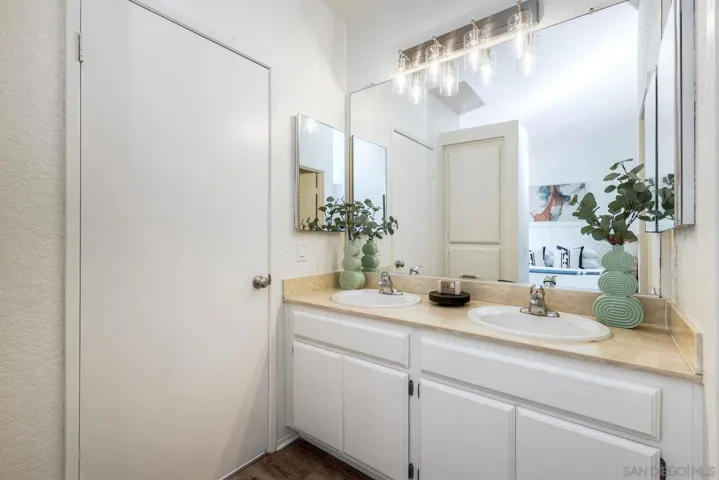 6231 Calle Mariselda 605, San Diego, California 92124