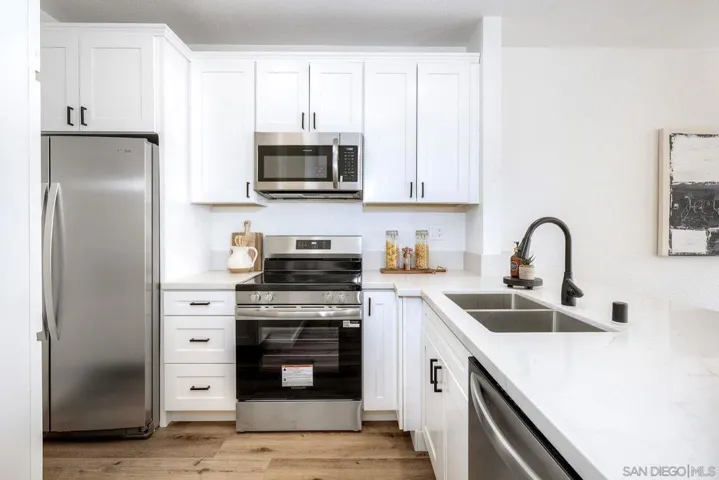 6231 Calle Mariselda 605, San Diego, California 92124