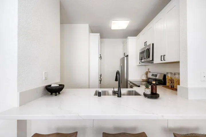 6231 Calle Mariselda 605, San Diego, California 92124