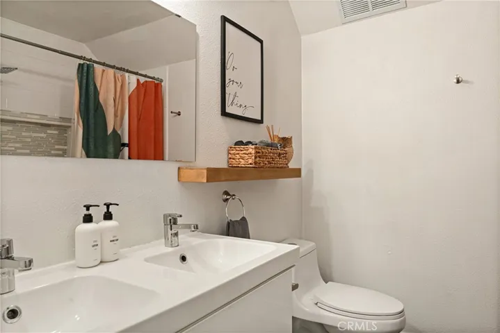 476 Annandale, Lake Arrowhead, California 92352