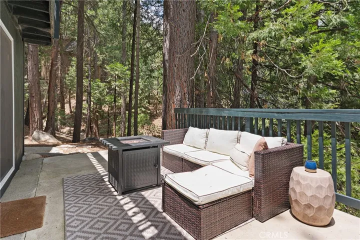 476 Annandale, Lake Arrowhead, California 92352