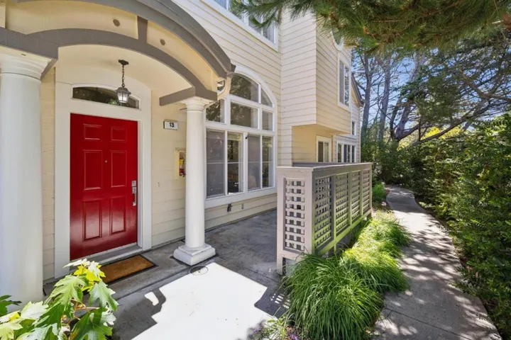 13 Erin Lane, Half Moon Bay, California 94019