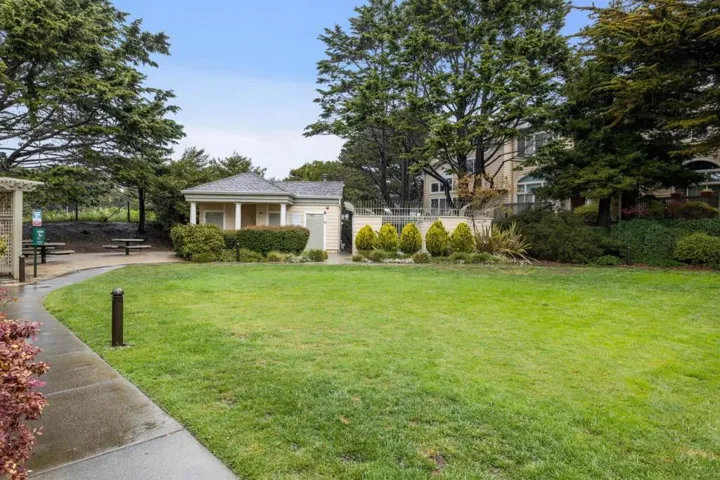 13 Erin Lane, Half Moon Bay, California 94019
