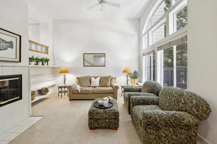 13 Erin Lane, Half Moon Bay, California 94019