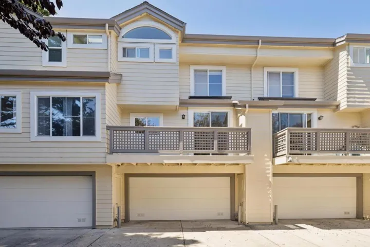 13 Erin Lane, Half Moon Bay, California 94019