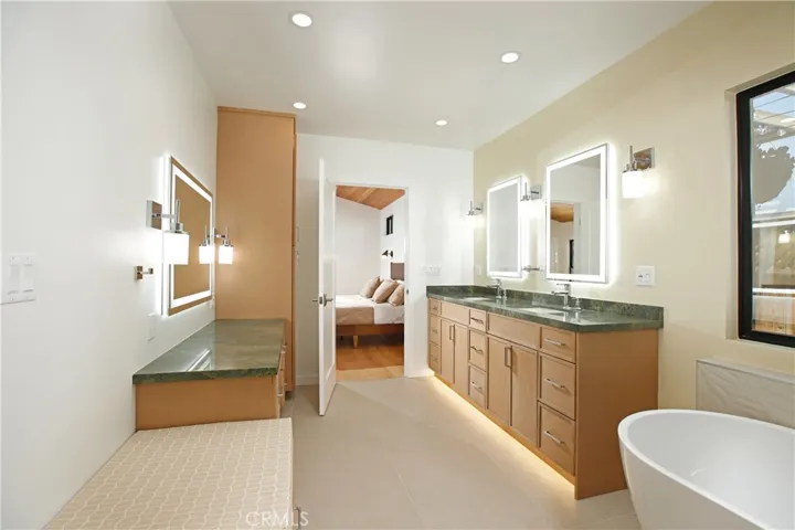 Primary Suite Bathroom