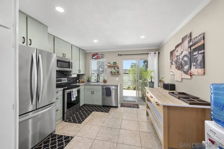 8777 Wahl St., Santee, California 92071