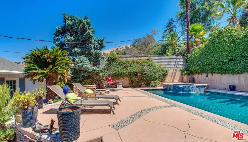 7724 Shady Cove Avenue, Burbank, California 91504