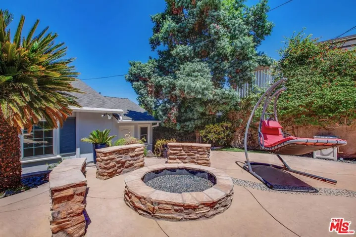 7724 Shady Cove Avenue, Burbank, California 91504