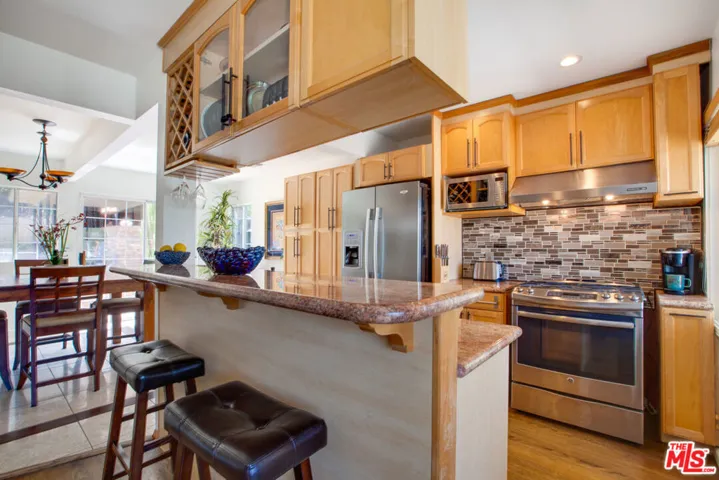 7724 Shady Cove Avenue, Burbank, California 91504