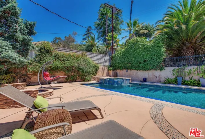 7724 Shady Cove Avenue, Burbank, California 91504