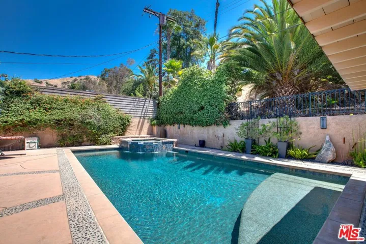 7724 Shady Cove Avenue, Burbank, California 91504