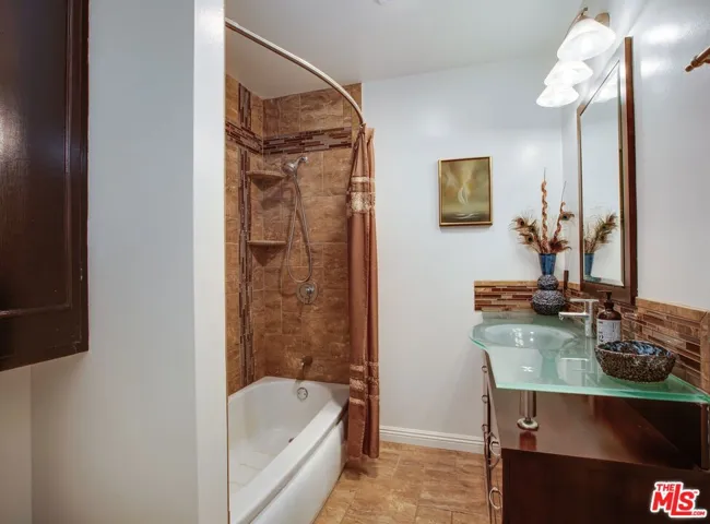 7724 Shady Cove Avenue, Burbank, California 91504