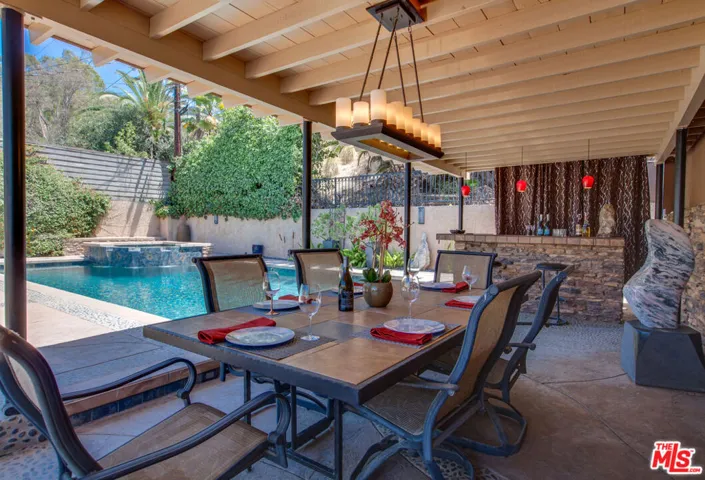 7724 Shady Cove Avenue, Burbank, California 91504