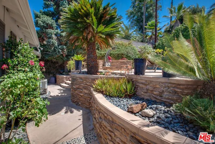 7724 Shady Cove Avenue, Burbank, California 91504