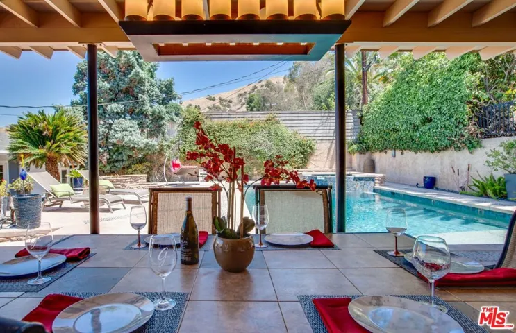 7724 Shady Cove Avenue, Burbank, California 91504