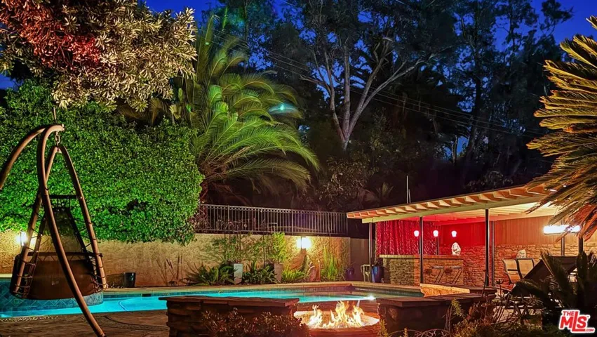 7724 Shady Cove Avenue, Burbank, California 91504