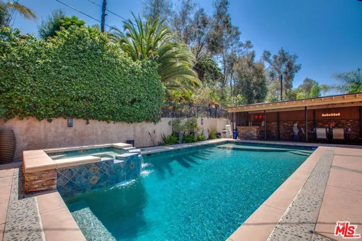 7724 Shady Cove Avenue, Burbank, California 91504