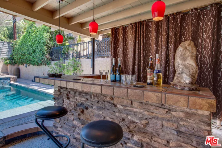 7724 Shady Cove Avenue, Burbank, California 91504