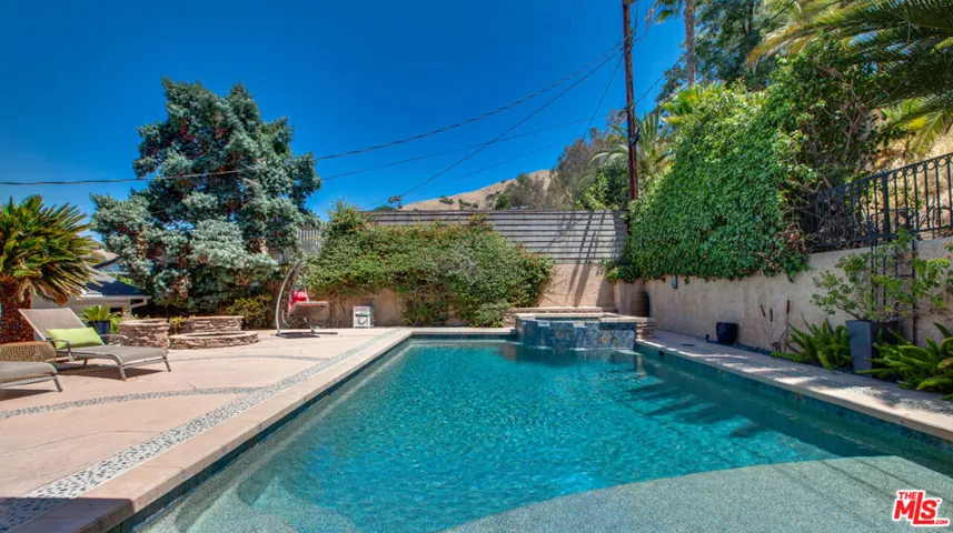 7724 Shady Cove Avenue, Burbank, California 91504