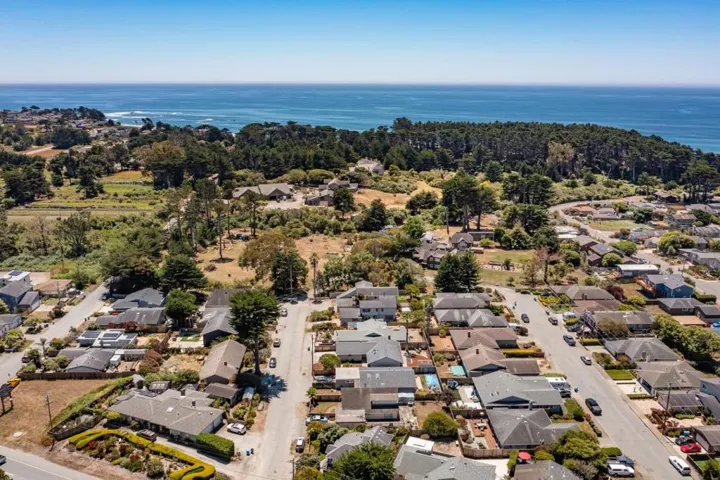 465 Terrace Avenue, Moss Beach, California 94038