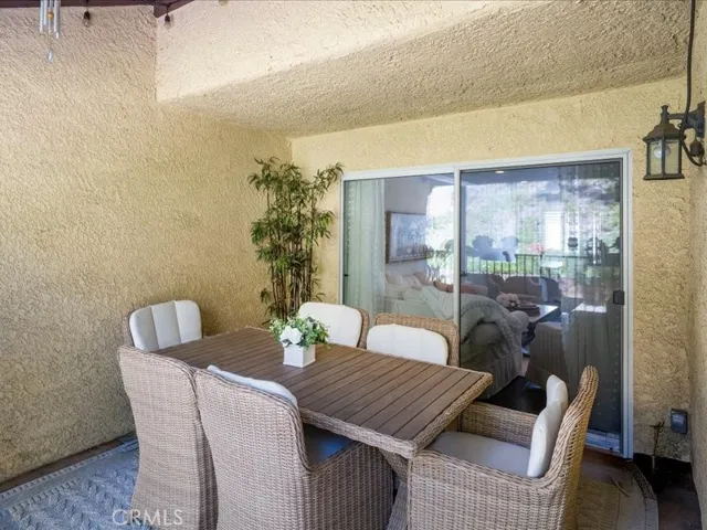 9735 Via Roma, Burbank, California 91504