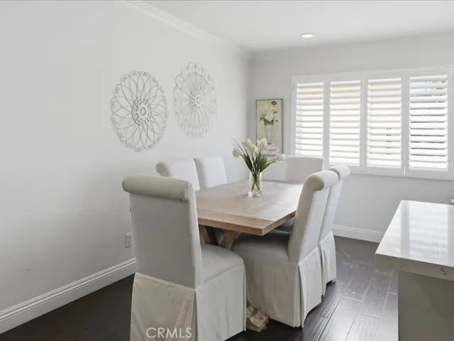 9735 Via Roma, Burbank, California 91504