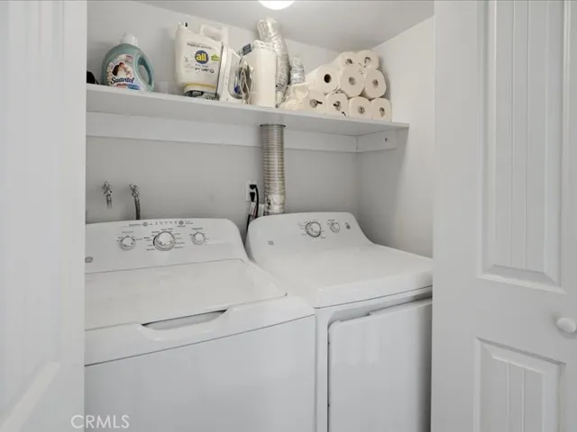 9735 Via Roma, Burbank, California 91504