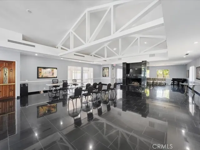 9735 Via Roma, Burbank, California 91504