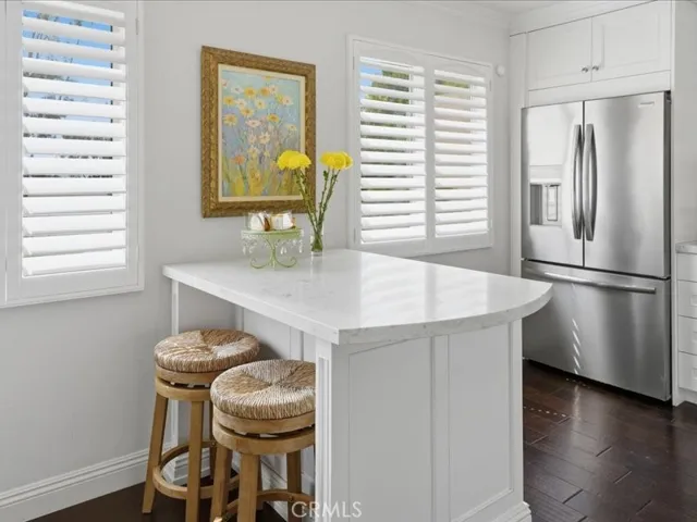 9735 Via Roma, Burbank, California 91504