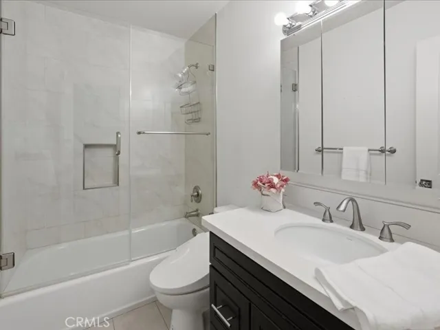 9735 Via Roma, Burbank, California 91504