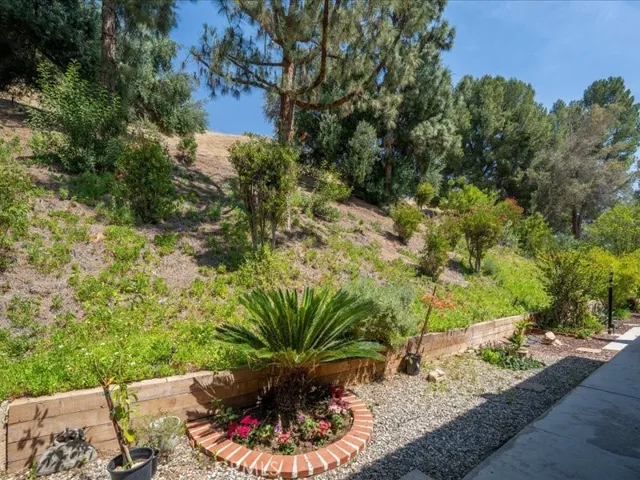 9735 Via Roma, Burbank, California 91504