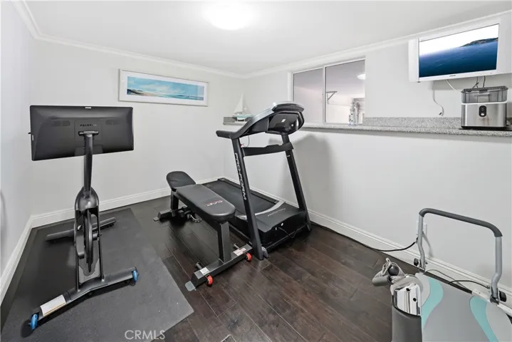 9735 Via Roma, Burbank, California 91504