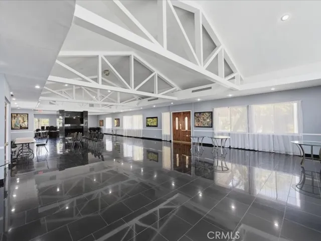 9735 Via Roma, Burbank, California 91504