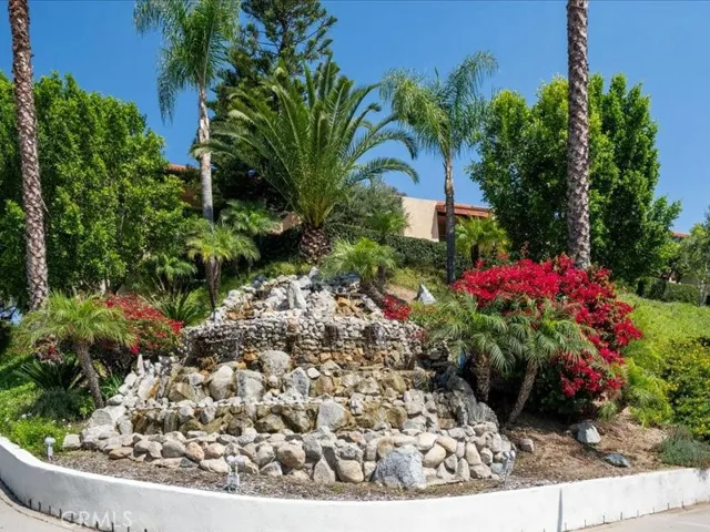 9735 Via Roma, Burbank, California 91504