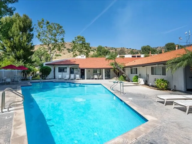 9735 Via Roma, Burbank, California 91504