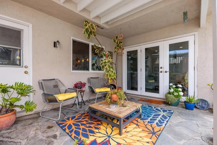 1081 Woodlake Dr, Cardiff By The Sea, California 92007
