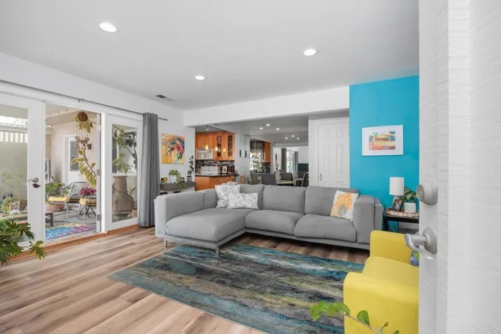 1081 Woodlake Dr, Cardiff By The Sea, California 92007