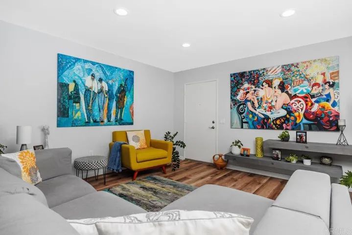 1081 Woodlake Dr, Cardiff By The Sea, California 92007