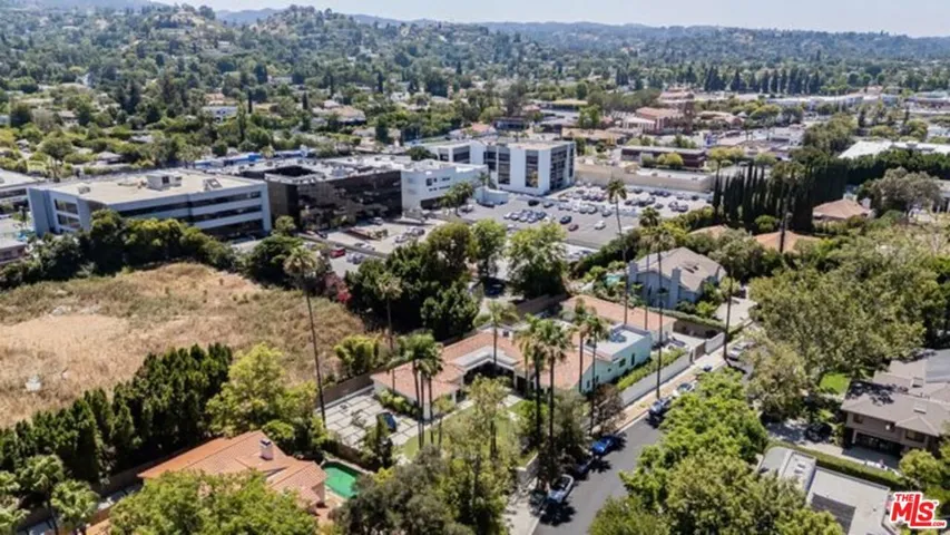 17520 Embassy Drive, Los Angeles, California 91316
