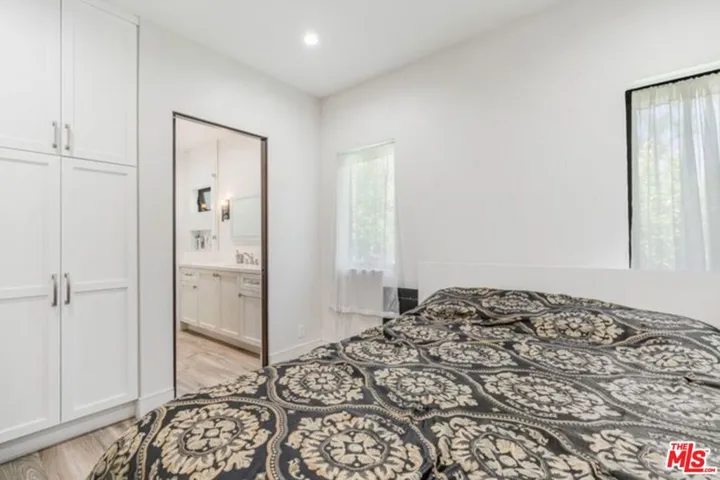 17520 Embassy Drive, Los Angeles, California 91316