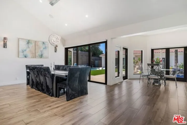 17520 Embassy Drive, Los Angeles, California 91316
